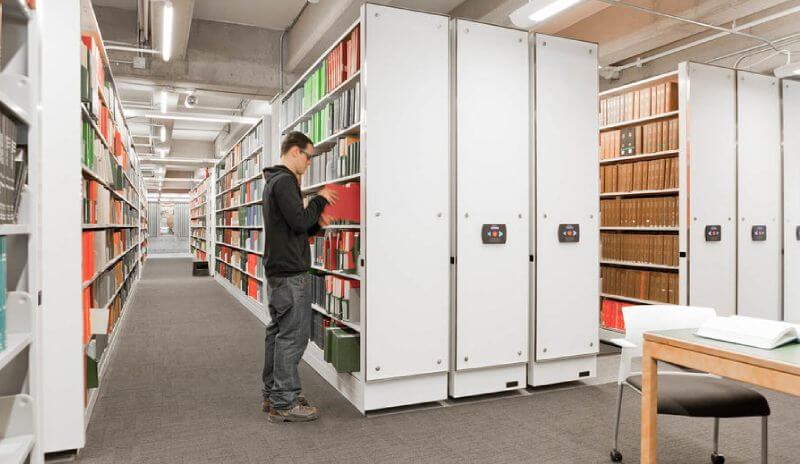 Importancia de las estanterías móviles para bibliotecas